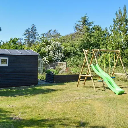 Nice In W/ Wifi And 4 Bedrooms Blokhus